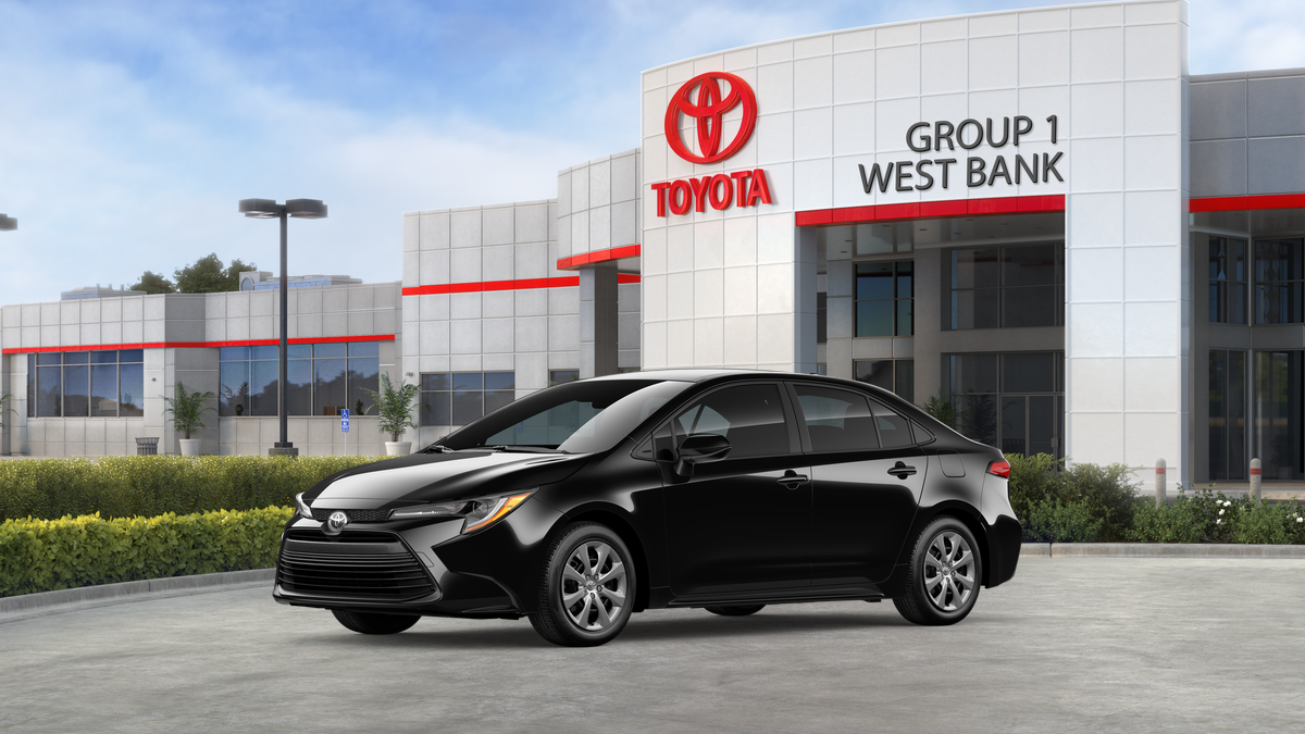 New 2026 Midnight Black Metallic Toyota LE image 2