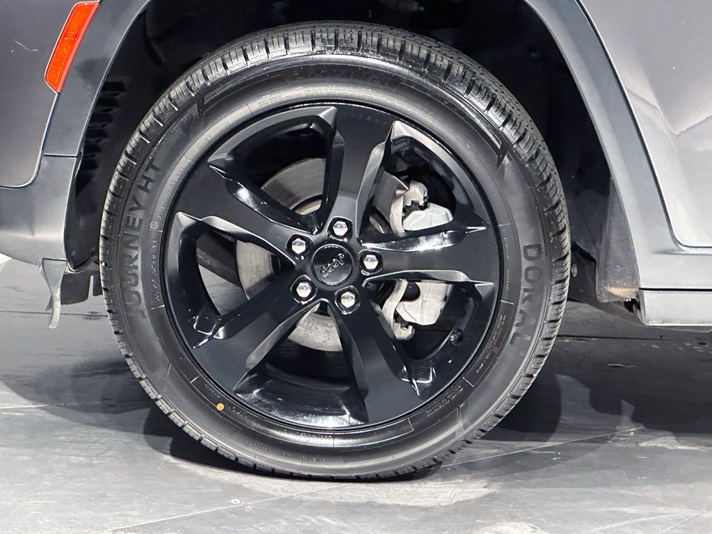 Used 2023 Gray Jeep Limited image 17