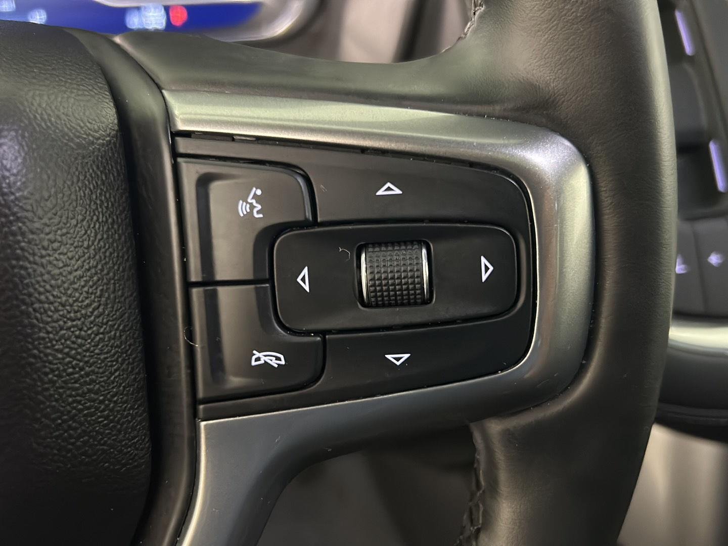 Used 2024 Summit White Chevrolet LT image 28