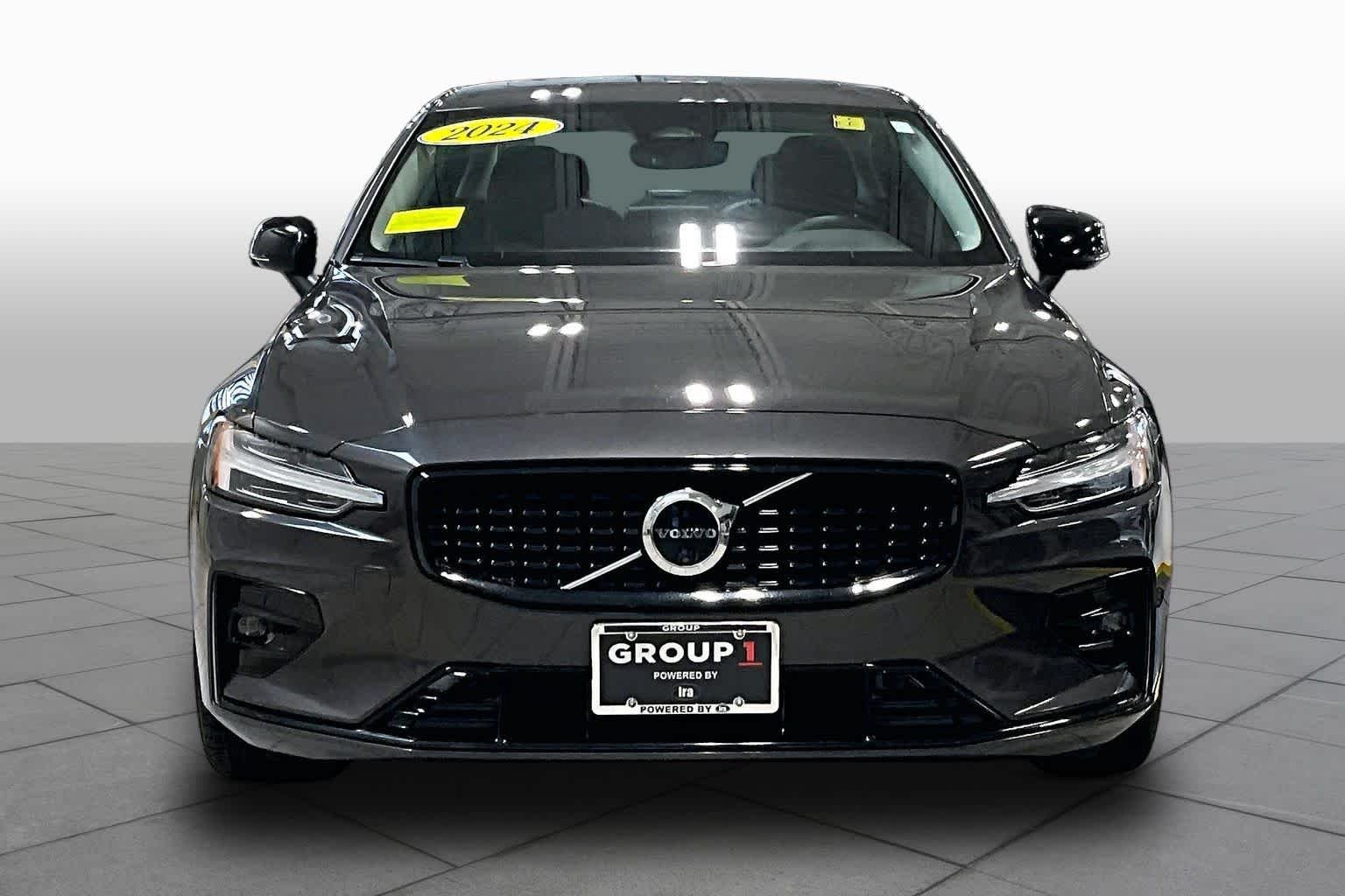 Pre-Owned 2024 Volvo S60 Plus Dark Theme