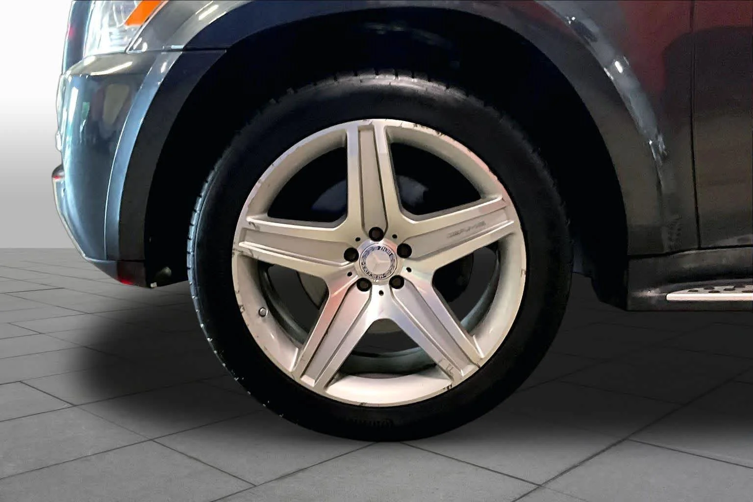 Used 2011 Black Mercedes-Benz GL 550 image 11