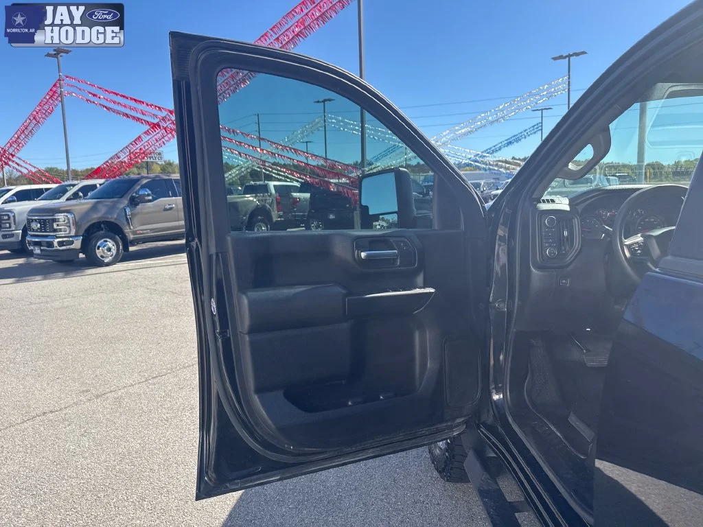 Used 2021 Mosaic Black Metallic Chevrolet Custom image 22