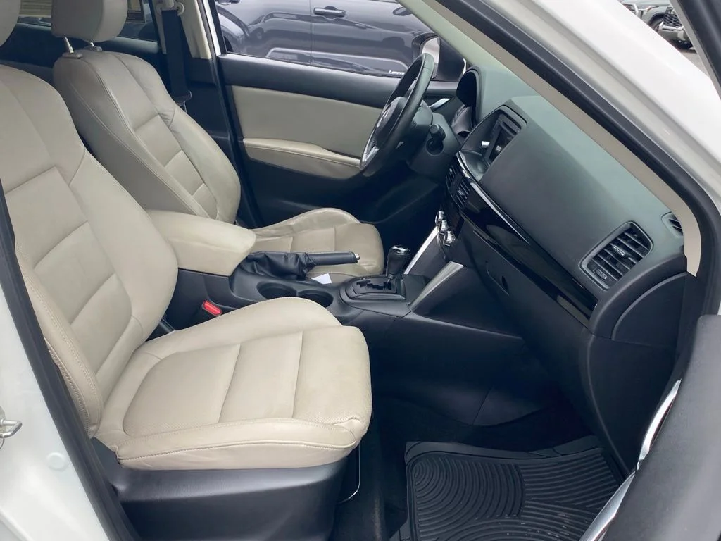 Used 2013 White Mazda Grand Touring image 18