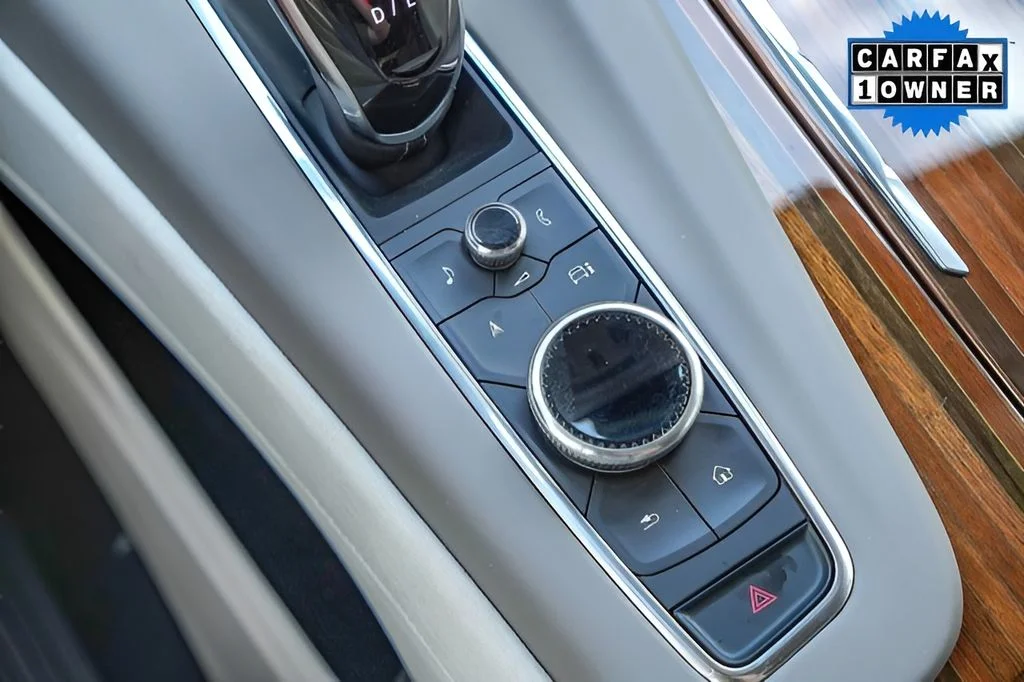 Used 2024 White Cadillac Sport Platinum image 27