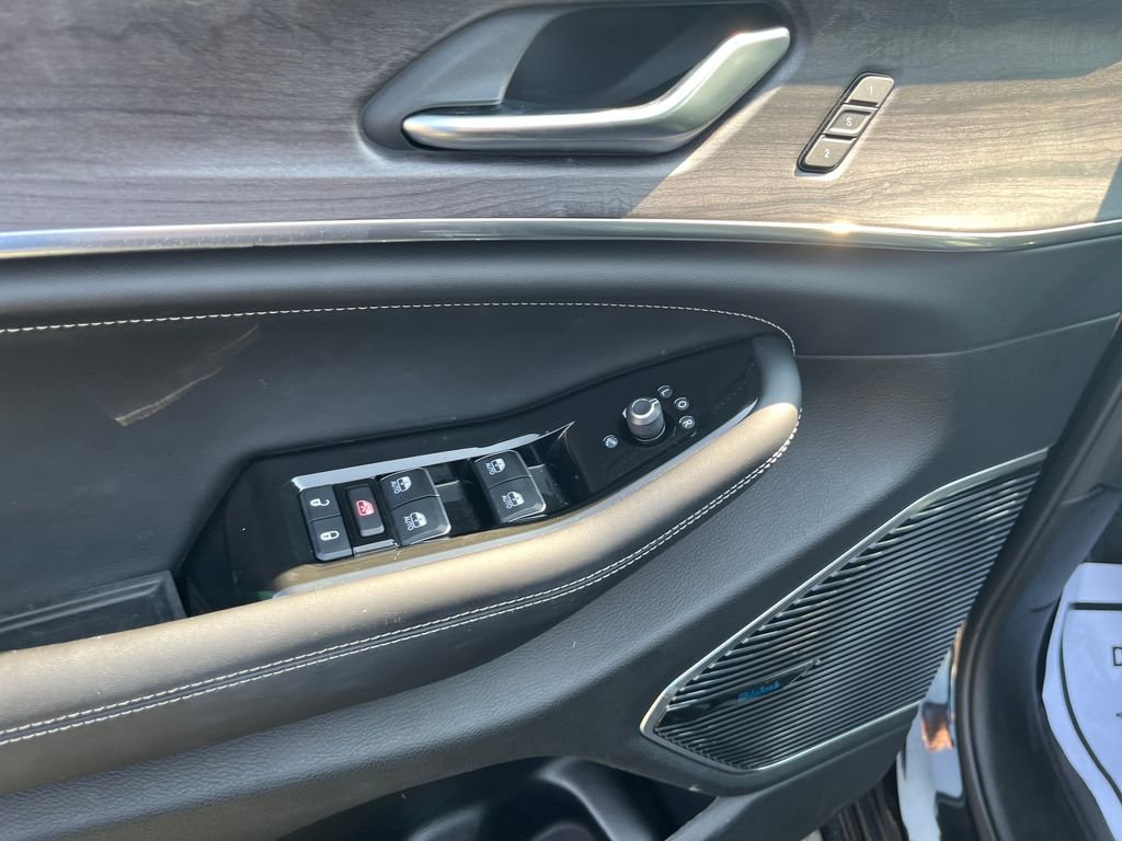 Used 2022 Black Jeep Overland image 10