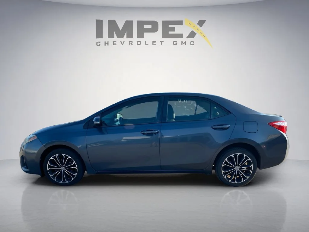 Used 2015  Toyota L image 2