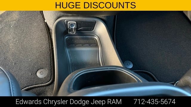 2026 Chrysler Pacifica Select - Photo 23