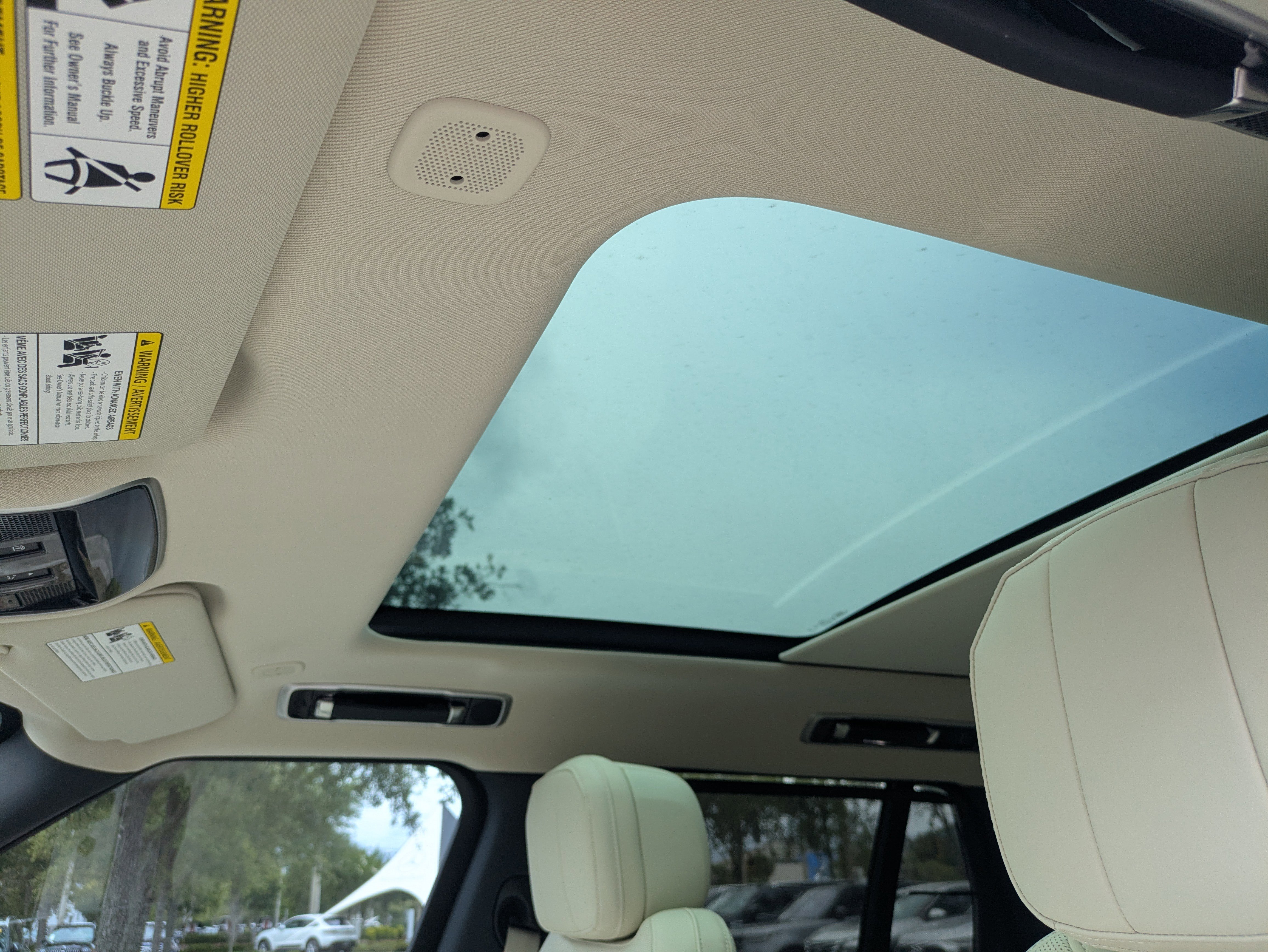 Used 2025 Belgravia Green Metallic Land Rover SE image 20