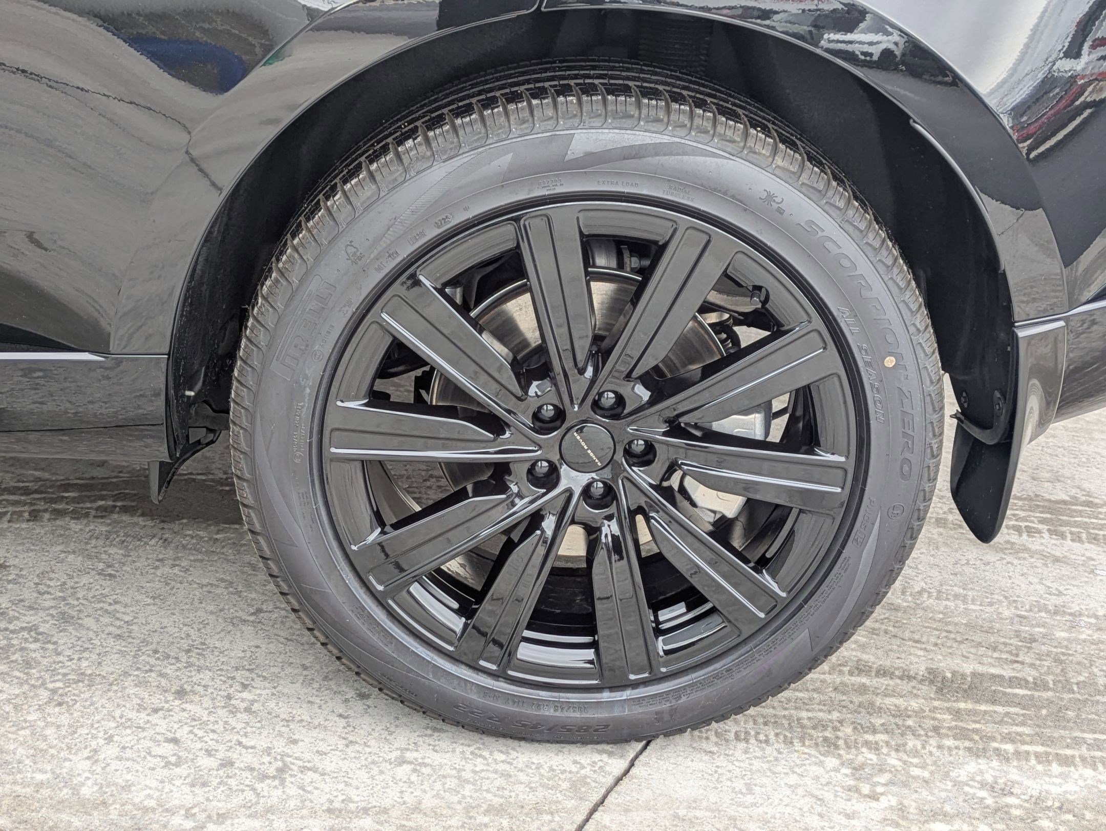 2026 Land Rover Range Rover SE - Photo 17