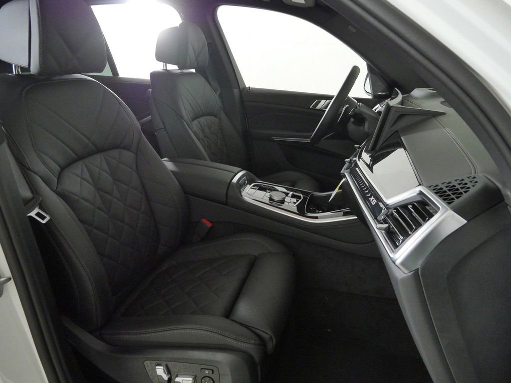New 2026 Alpine White BMW xDrive40i image 21