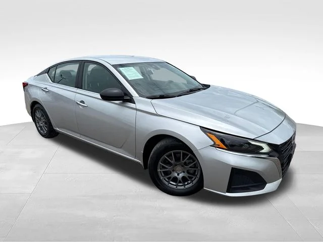 Used 2024 Silver Nissan 2.5 S image 1