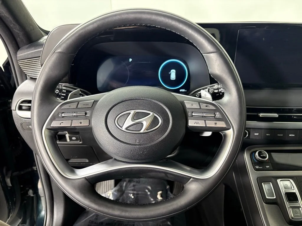 Used 2025 Emerald Hyundai Calligraphy image 23