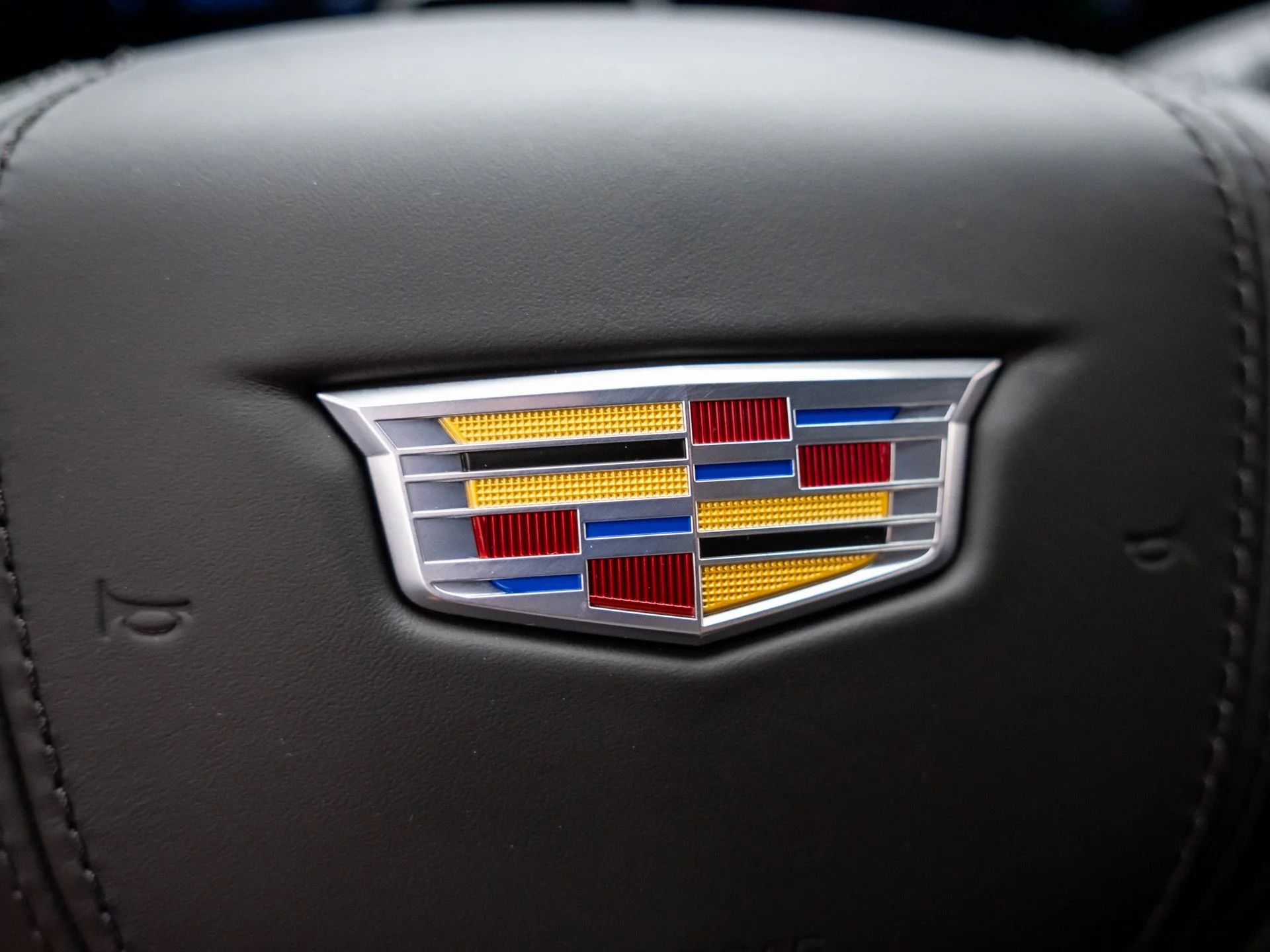 Used 2025 Yellow Cadillac V-Series image 34