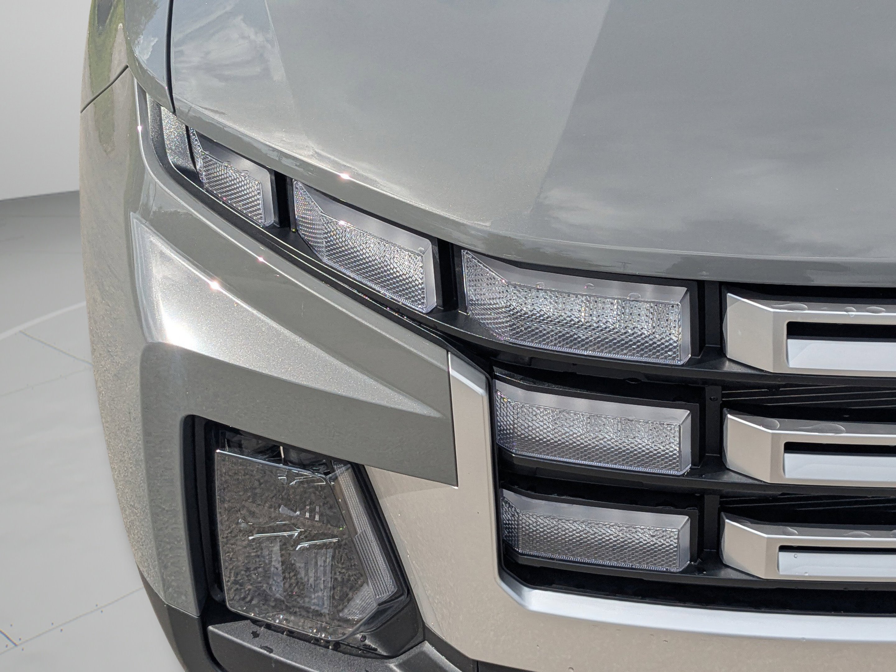 New 2026 Hampton Gray Hyundai SEL AWD image 11