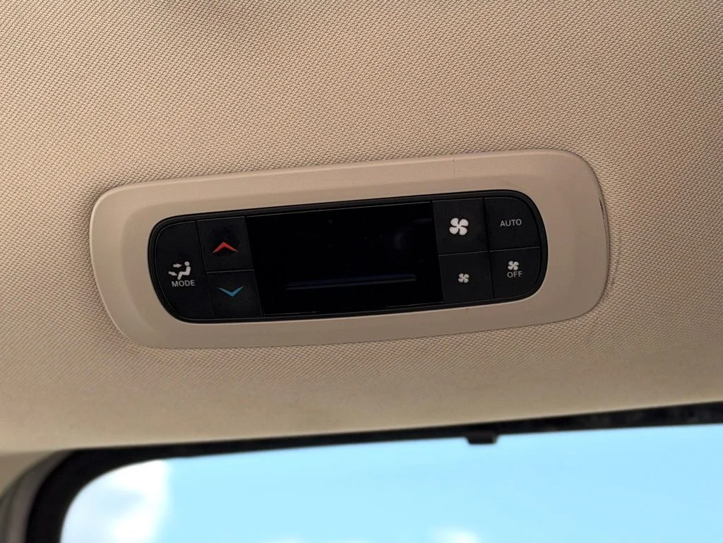 Used 2024 Silver Chrysler Touring L image 9