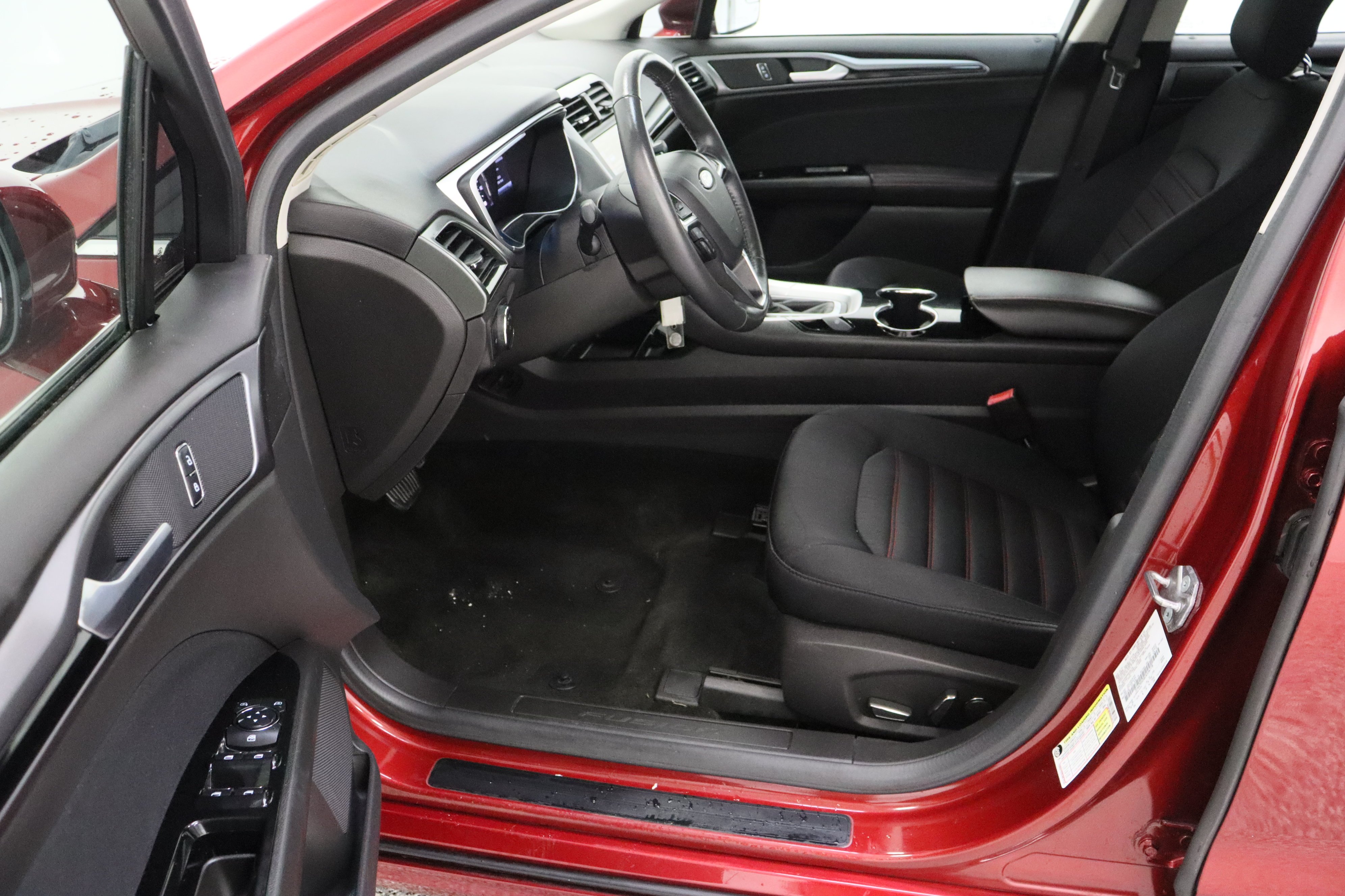 Used 2014 Ruby Red Metallic Tinted Clearcoat Ford SE 1.5T image 14