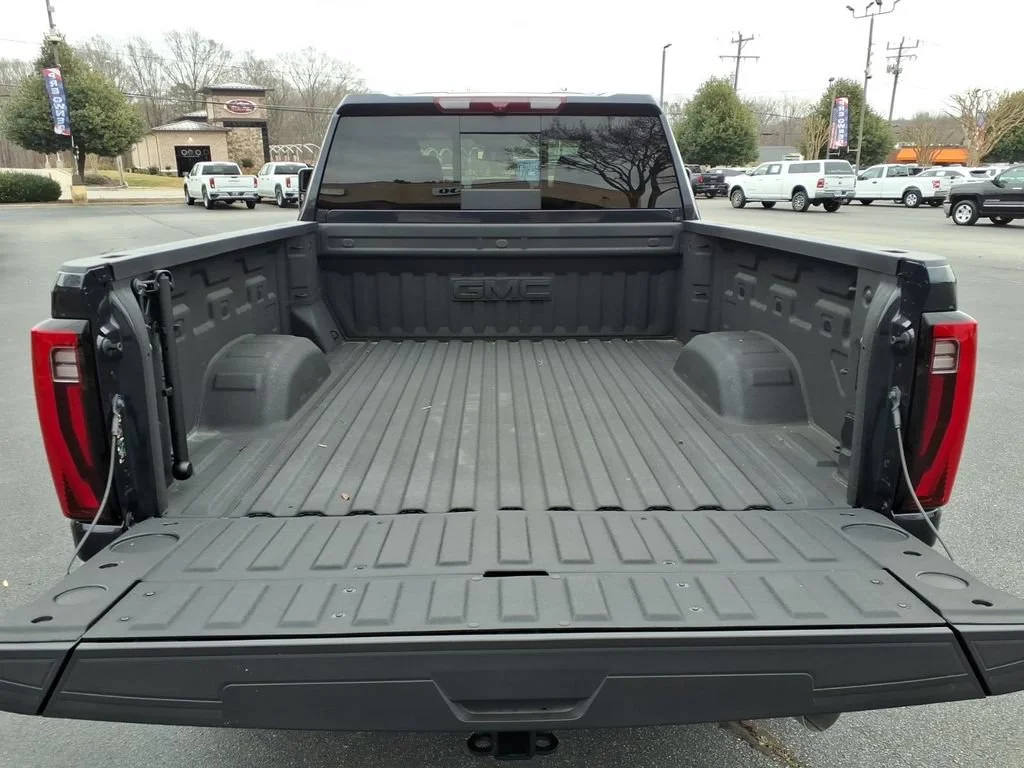 2025 GMC Sierra 2500HD SLT - Photo 23