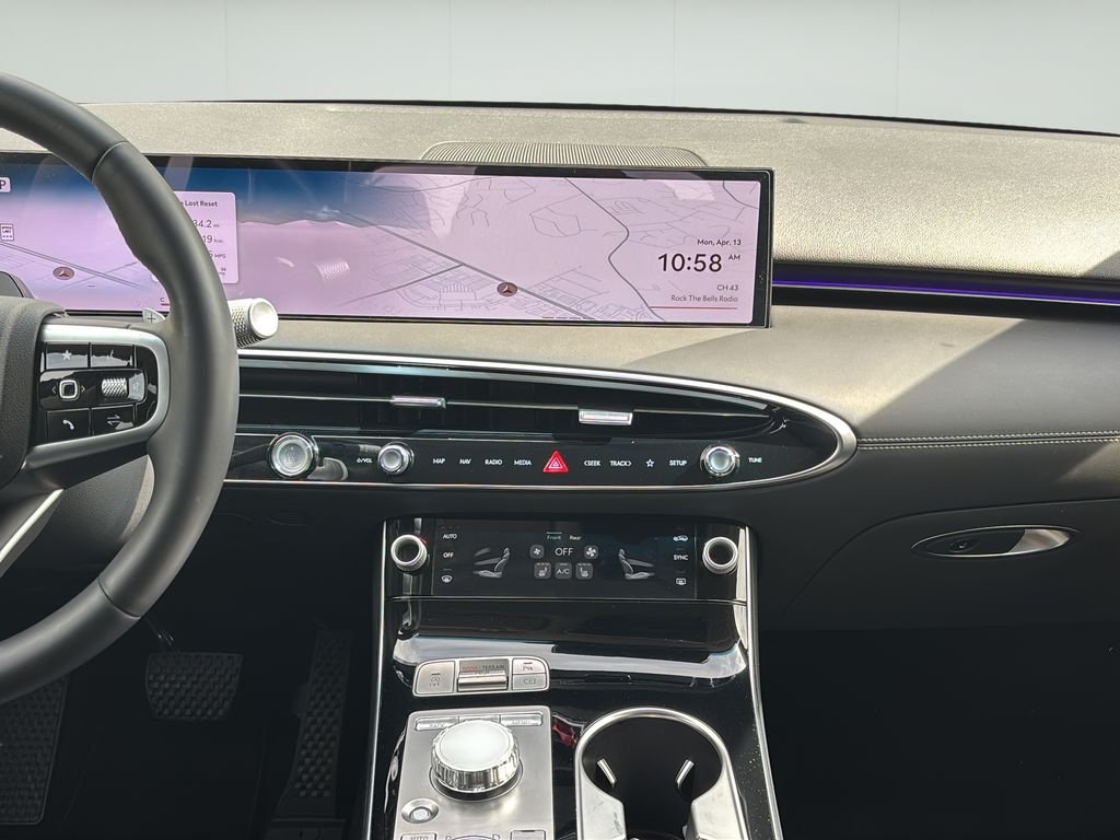 2026 GENESIS GV70 Standard - Photo 18