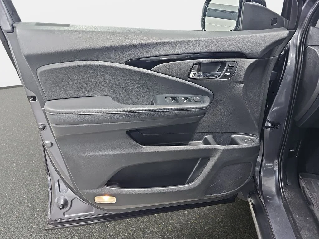 Used 2022  Honda Touring image 29