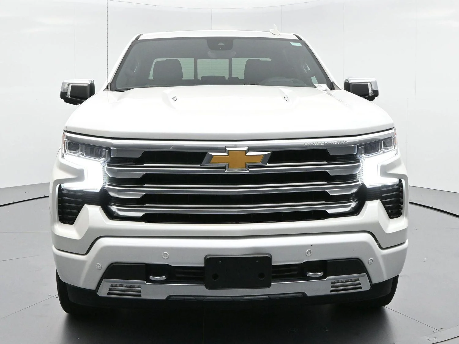 Used 2024 Iridescent Pearl Tricoat Chevrolet High Country image 2