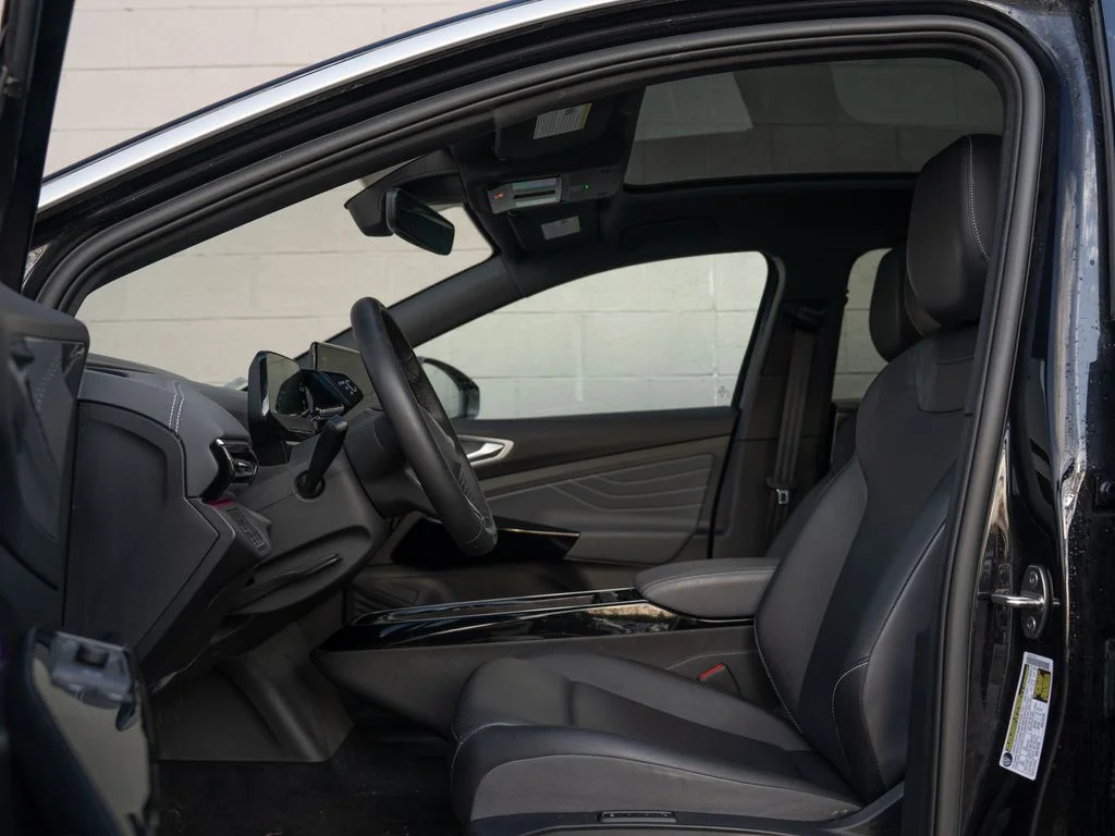 Used 2023 Black Volkswagen Pro S Plus image 17