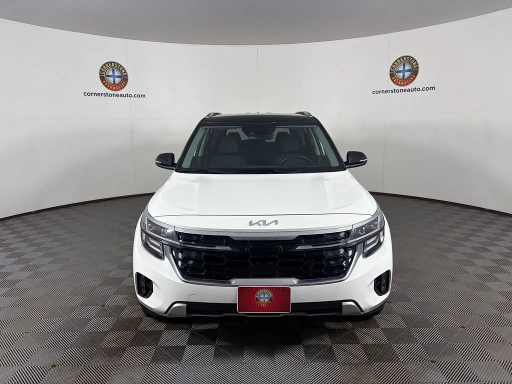 Used 2024 White Kia SX image 15
