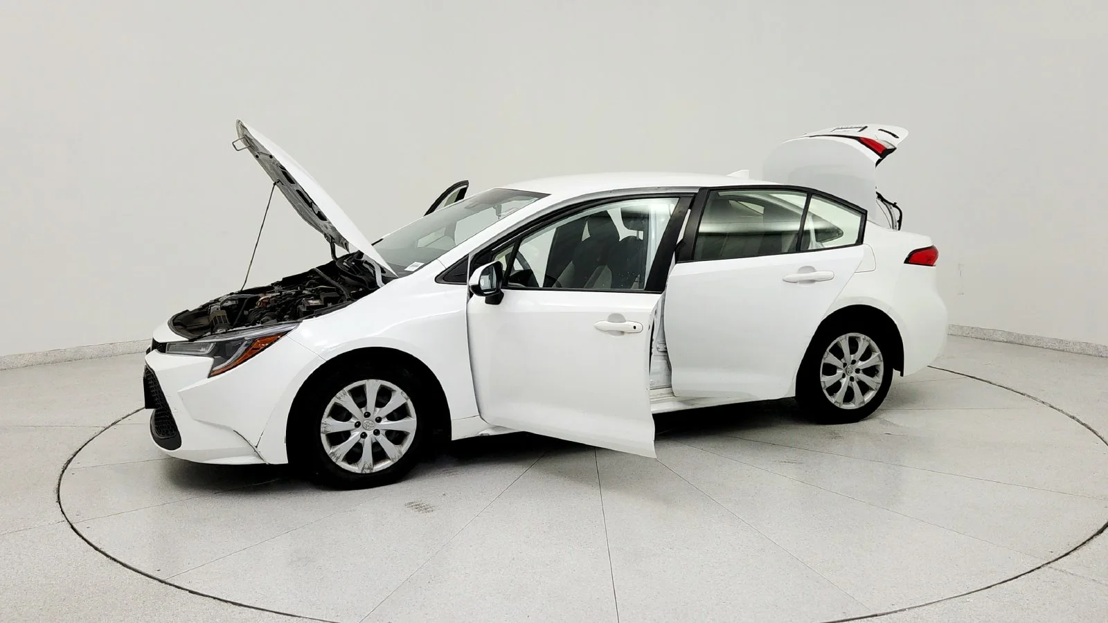 Used 2022 White Toyota LE image 12