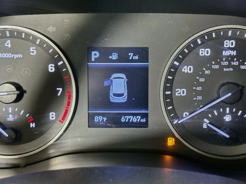 Used 2019 Dazzling White Hyundai Night image 18