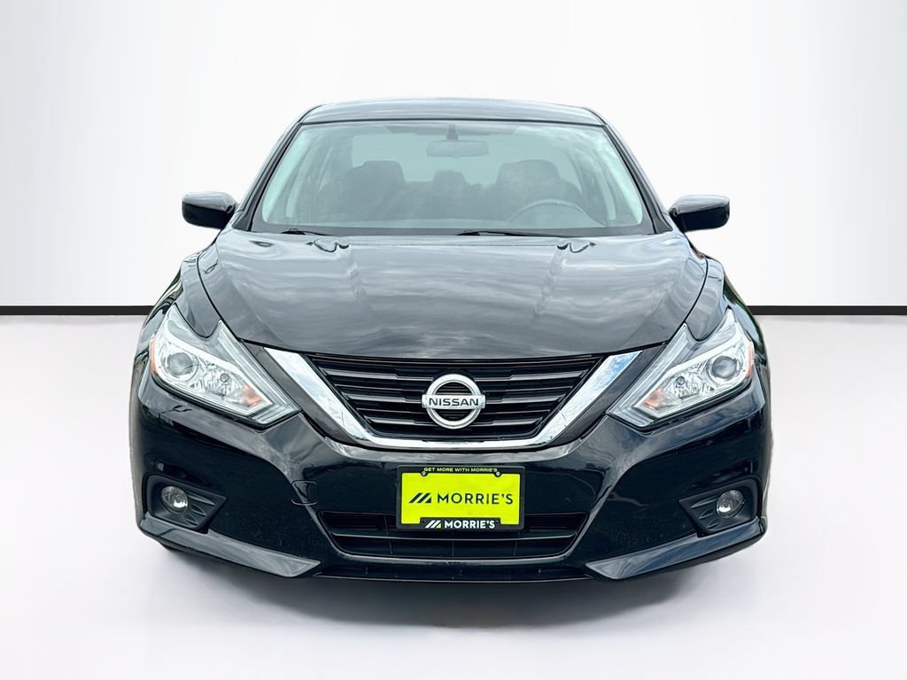 Used 2016 Nissan Altima SV with VIN 1N4AL3AP0GC260308 for sale in West Salem, WI