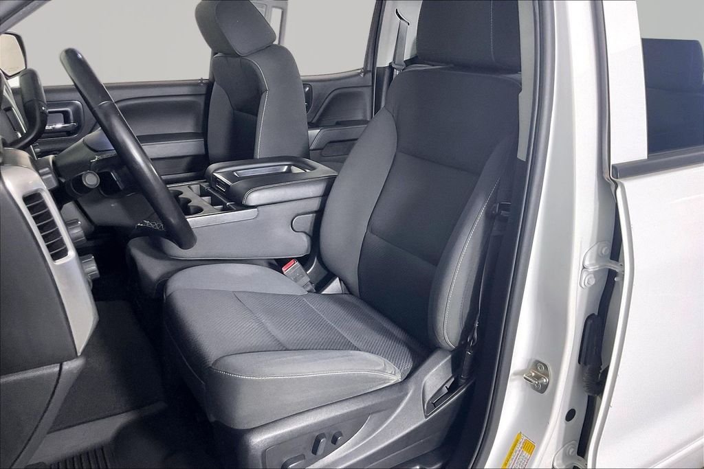 Used 2019 White Chevrolet LT image 19