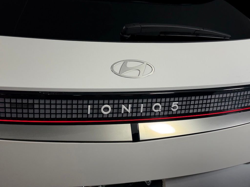 Used 2025 White Hyundai Limited image 13