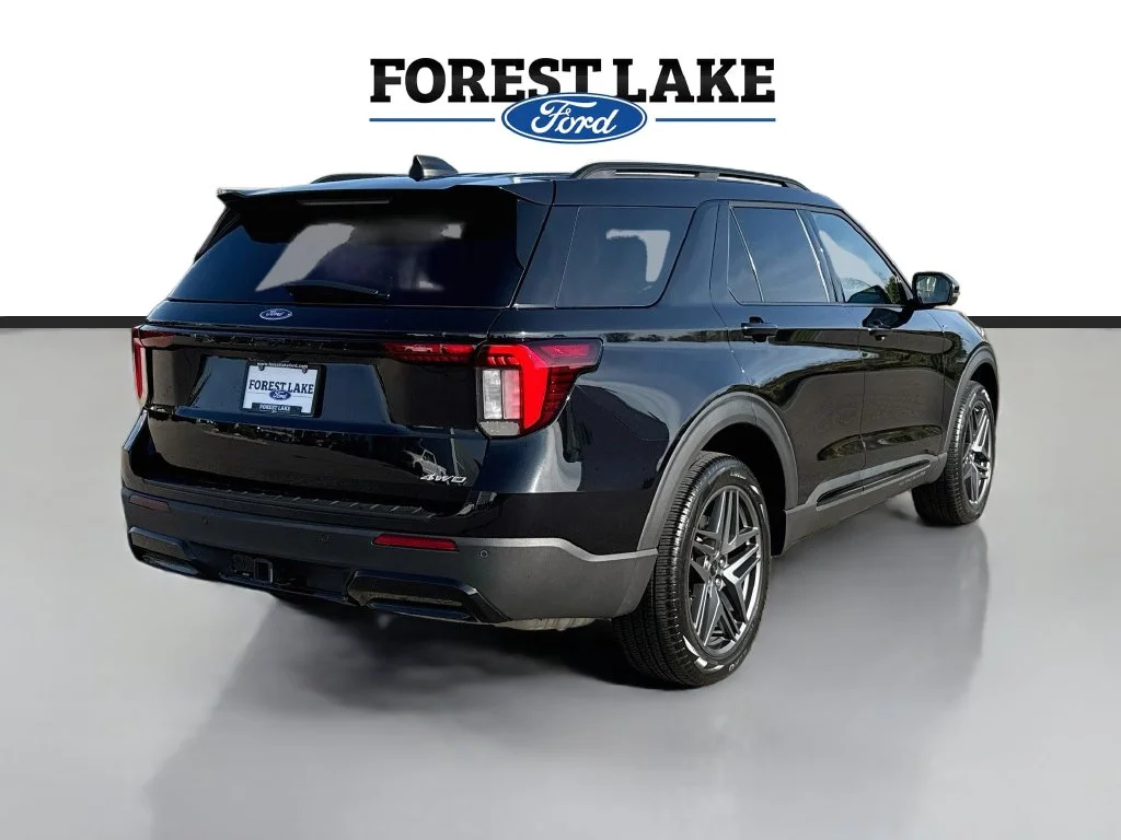 Certified Used 2025 Black Metallic Ford ST-Line image 7