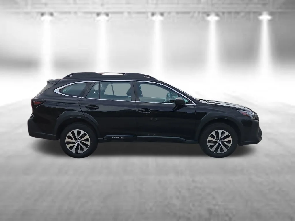 Used 2023 Black Subaru 2.5i image 4