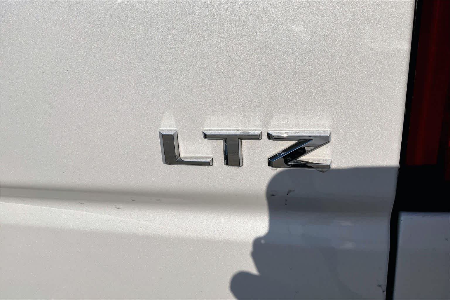 Used 2023 Iridescent Pearl Tricoat Chevrolet LTZ image 10