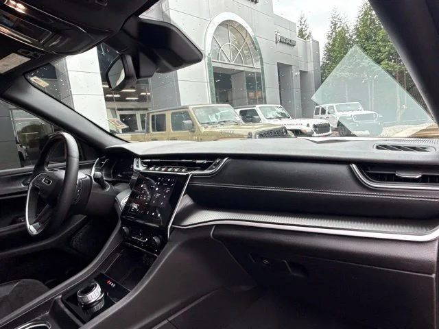 Used 2023 Black Jeep Altitude X image 12