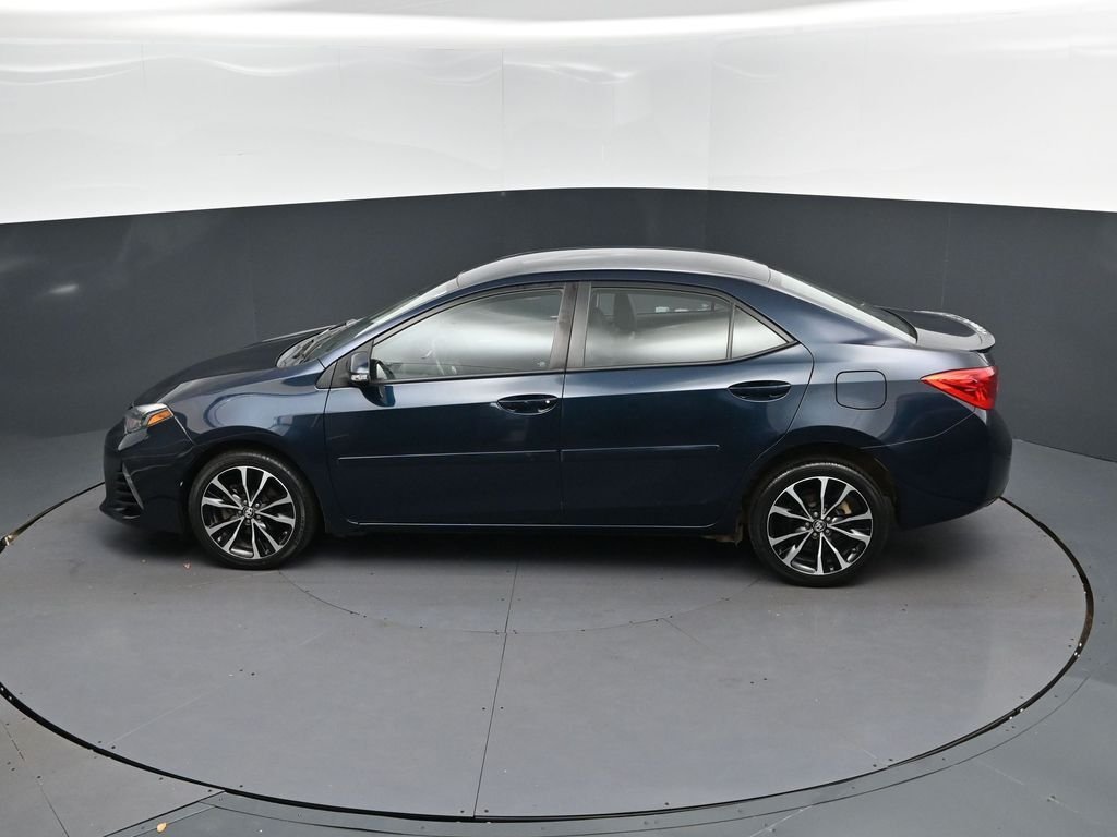 Used 2018 Blue Toyota SE image 33