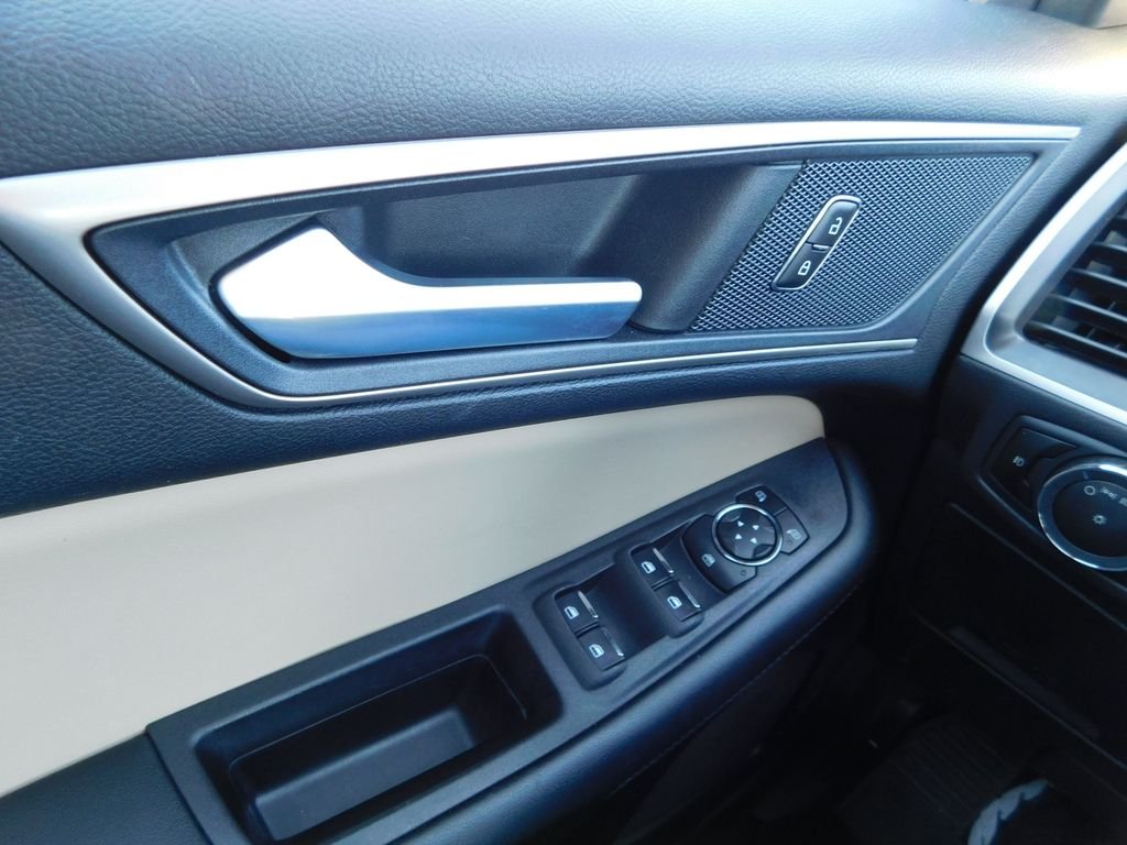 Used 2023 Blue Ford SEL image 32