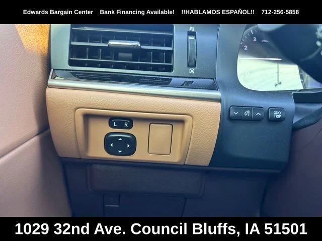 Used 2016 White Lexus 350 image 19