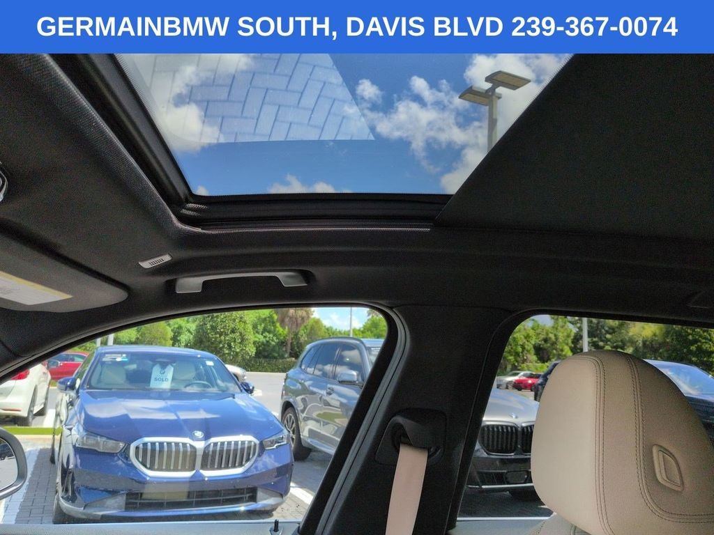 Used 2022 Alpine White BMW sDrive30i image 22
