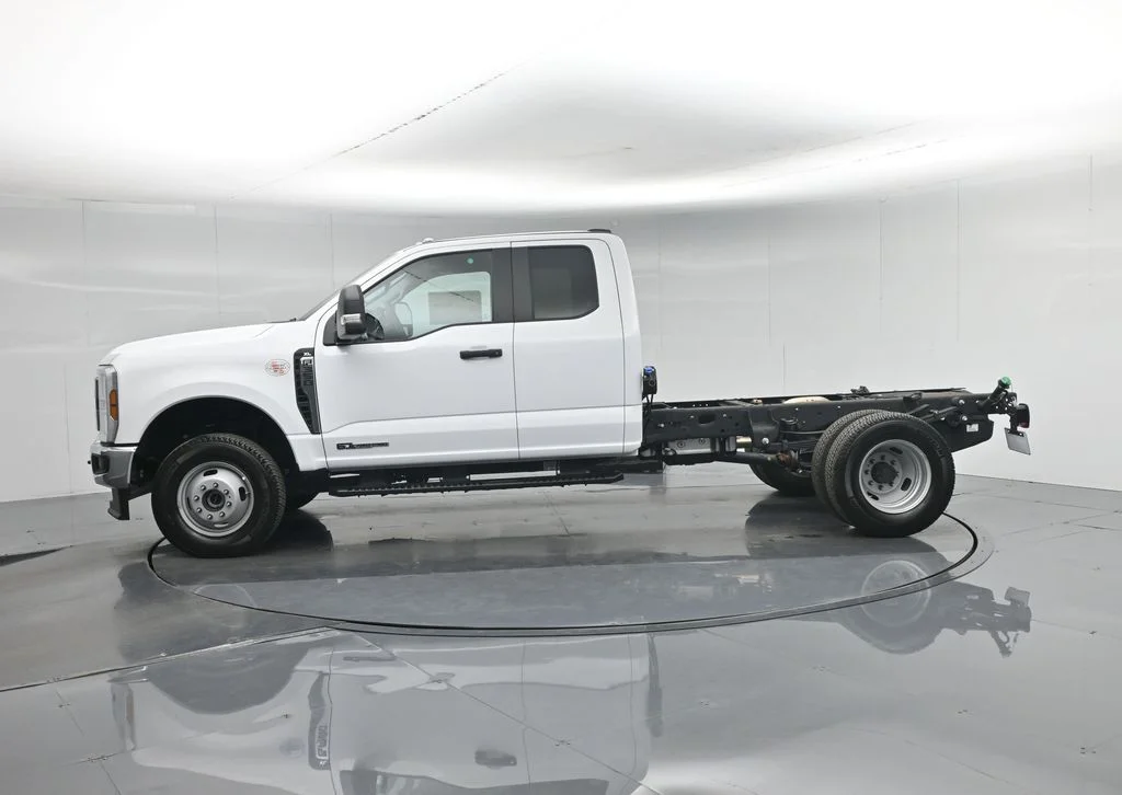 New 2025 White Ford XL image 25