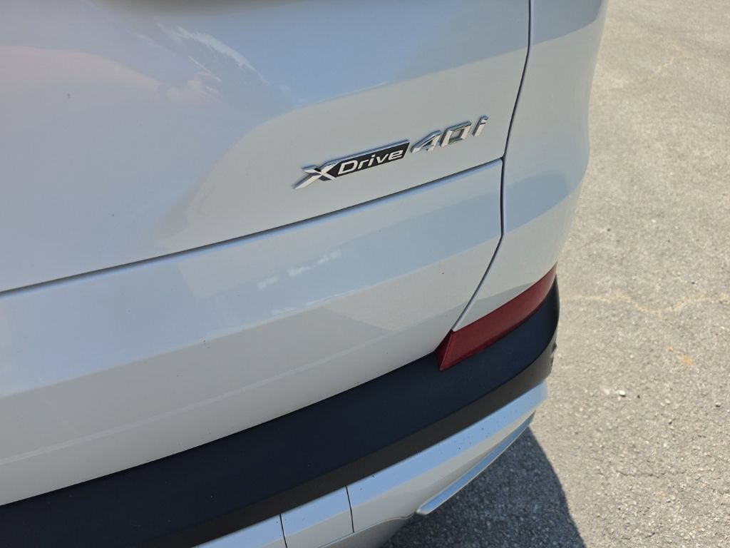 Used 2020 White BMW xDrive40i image 7