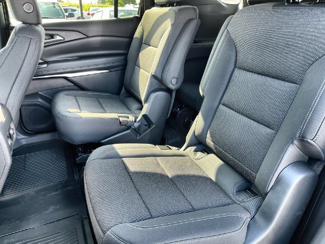 2026 Chevrolet Traverse photo 26 of 37