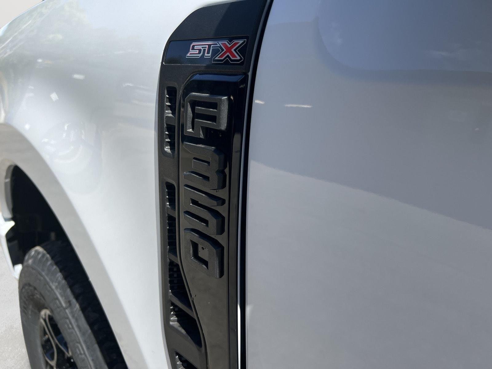 New 2026 Oxford White Ford XL image 11