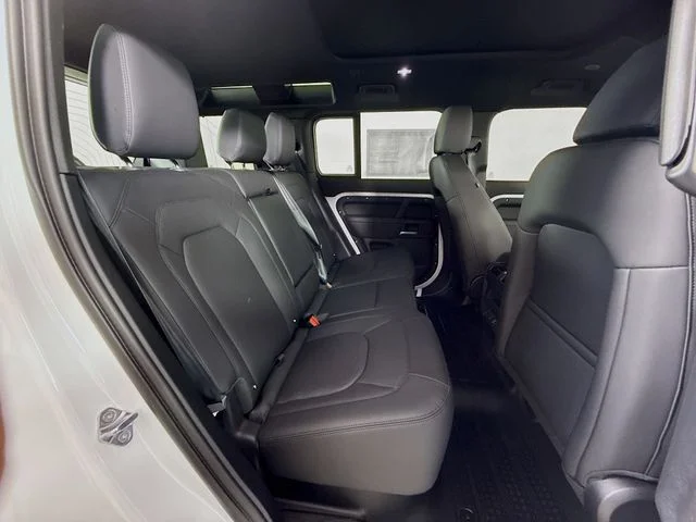 New 2026 Fuji White Land Rover S image 29