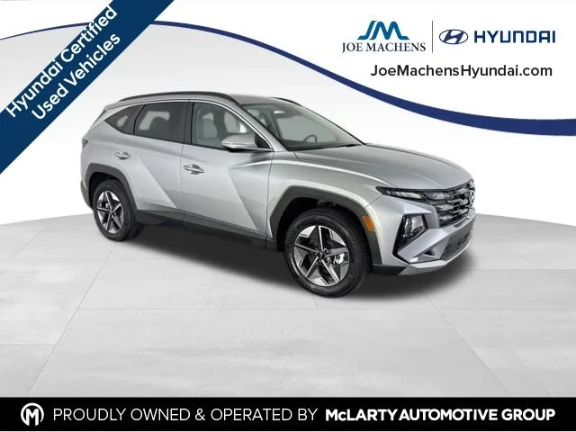 Used 2025 Silver Hyundai SEL Convenience image 2