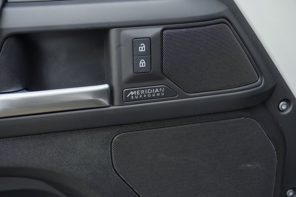 2026 LAND ROVER DEFENDER - Image 11