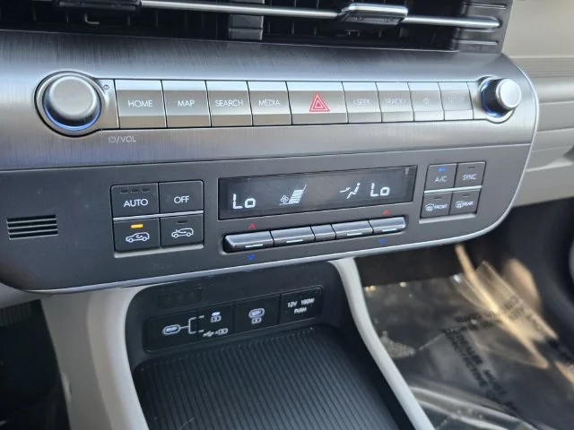 Certified Used 2024 Black Hyundai SEL image 16