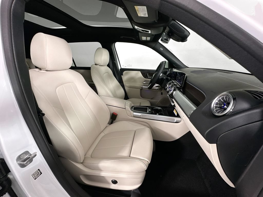 New 2026 Polar White Mercedes-Benz GLB 250 image 60