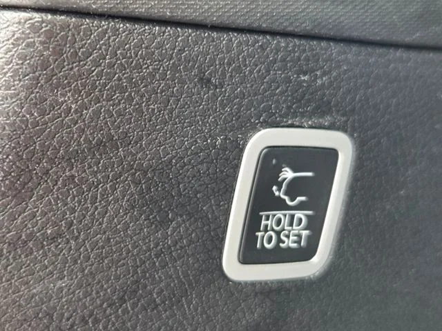 Used 2022 White Jeep Series III image 33
