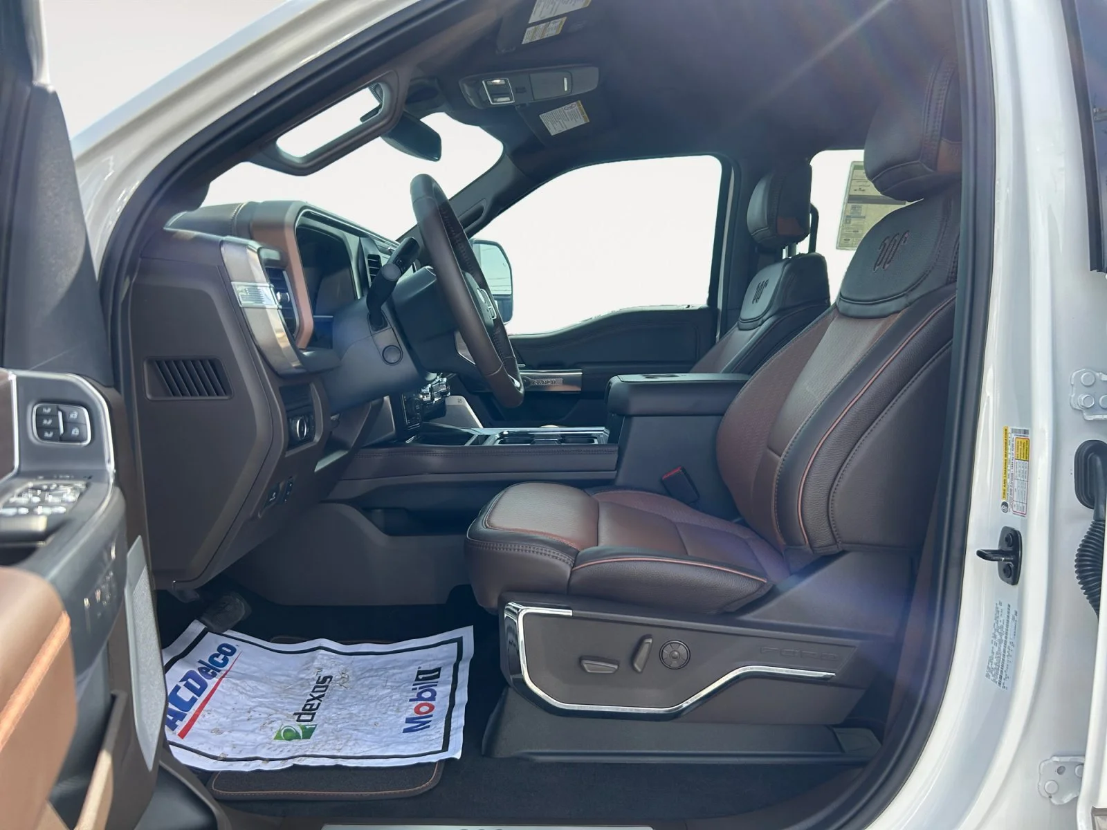 New 2026 Star White Metallic Tri-Coat Ford King Ranch image 18
